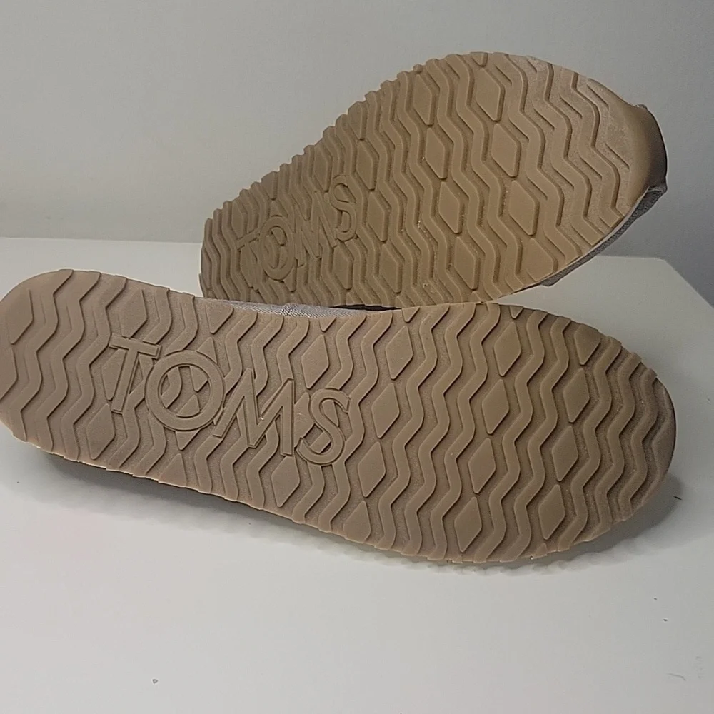 TOMS Men's Light Grey Slip-On Casual Shoes, Size 11